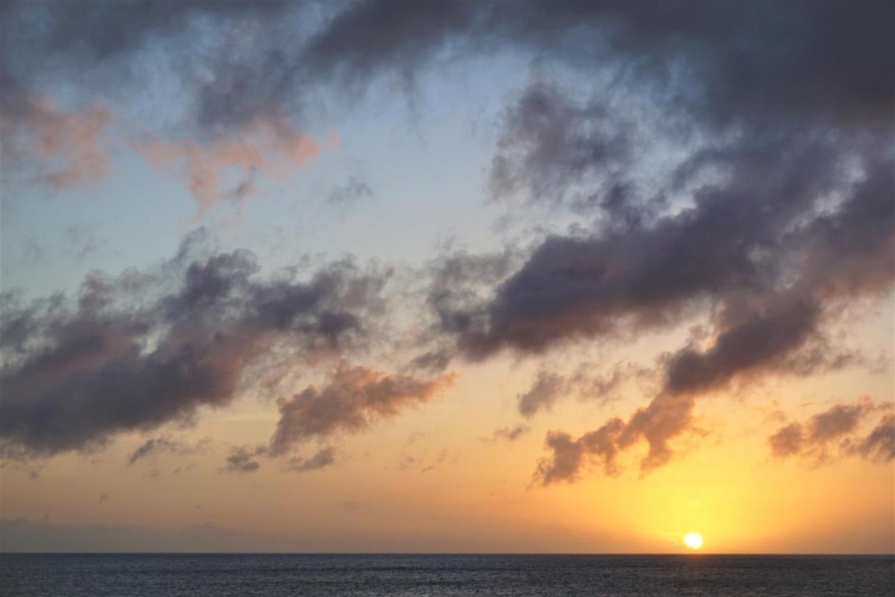 Okinawa Ocean Front Hotel Chatan Buitenkant foto